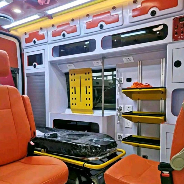 陇川长途救护车护送病人租赁价格